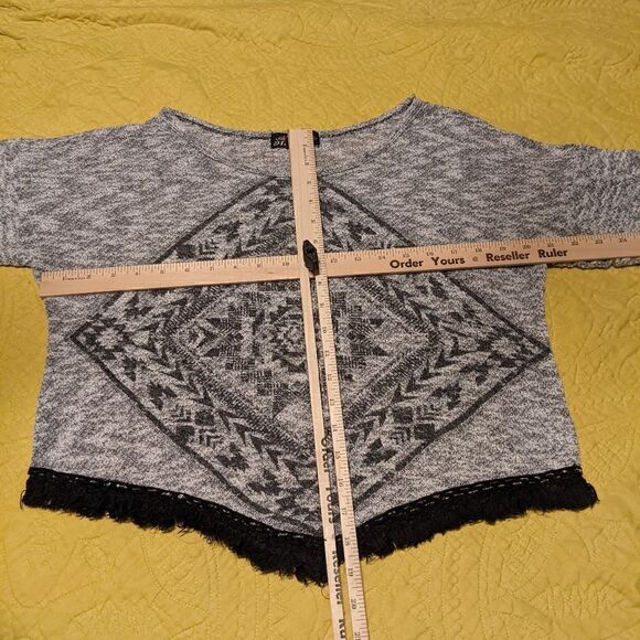 Absolutely Famous Crop Top Long Sleeve - Picture 5 of 6